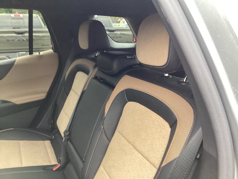 New 2027 Chevrolet Equinox ACTIV w/ LPO, Floor Liner Package AWD/4WD image 18