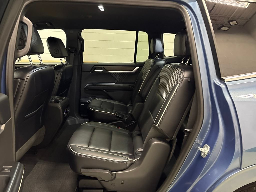 Used 2025 GMC Acadia Denali AWD/4WD image 30