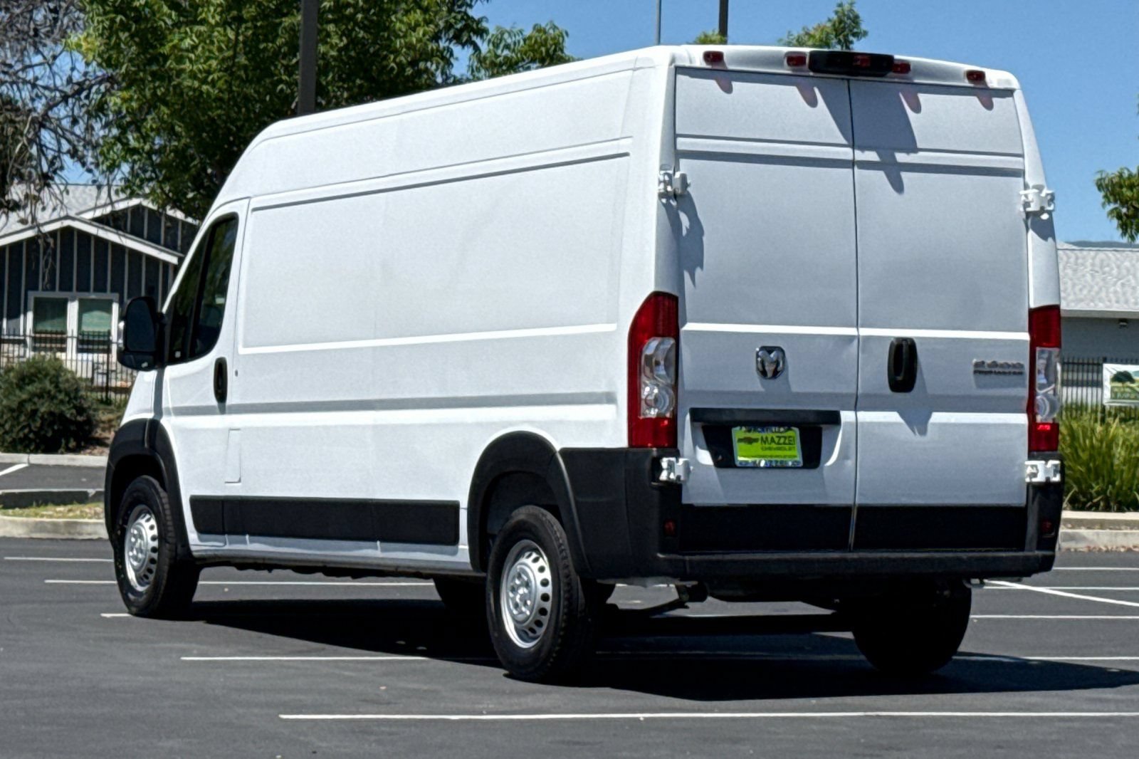 Used 2024 RAM ProMaster 2500 w/ Convenience Group FWD image 3