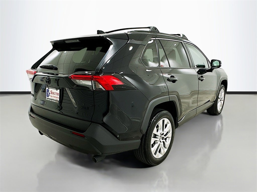 Used 2025 Toyota RAV4 XLE Premium image 7