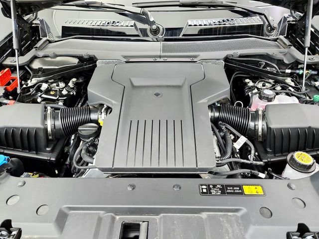 New 2026 Land Rover Defender 110 OCTA AWD/4WD image 32