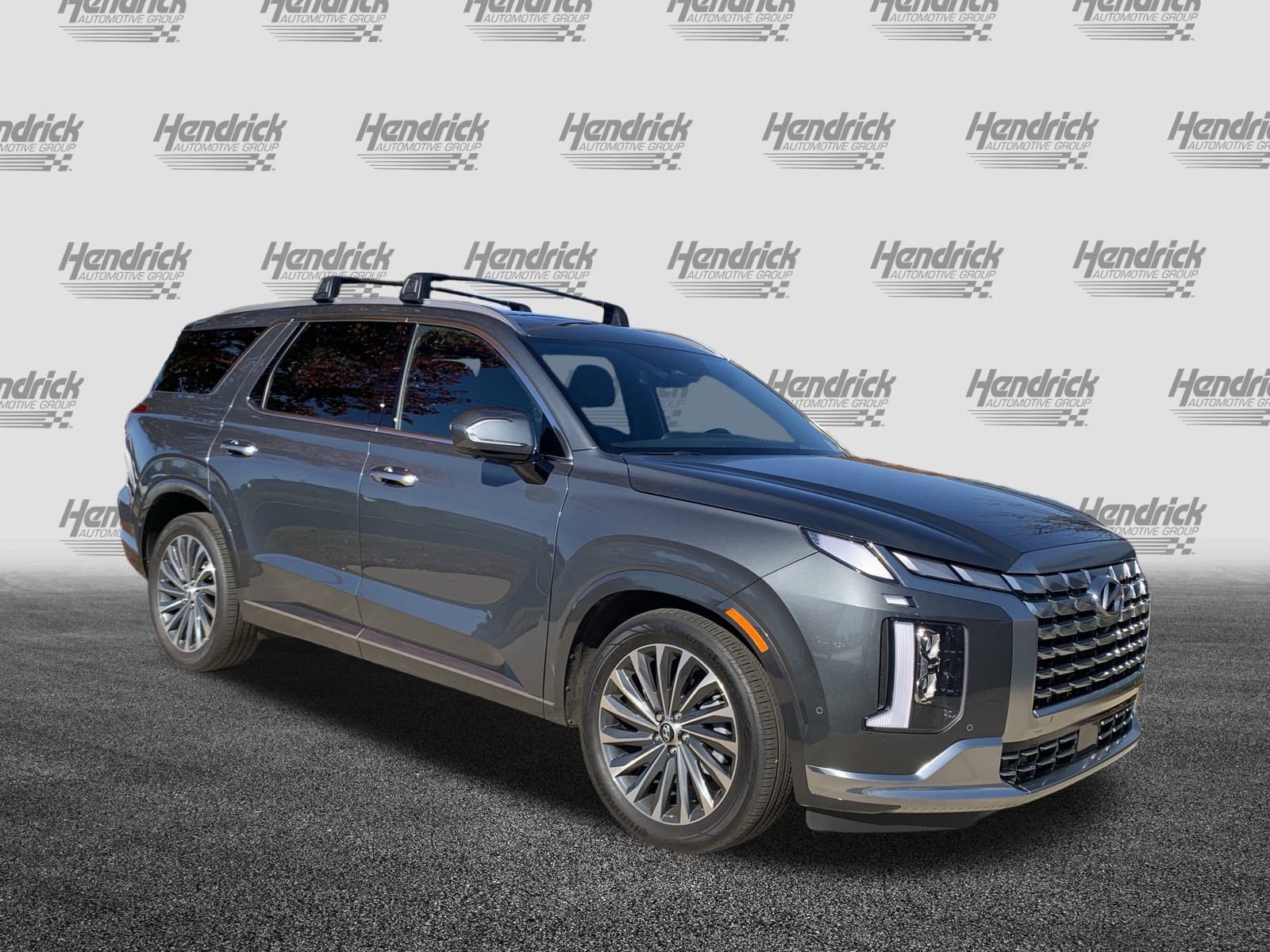 Used 2024 Hyundai Palisade Calligraphy image 2