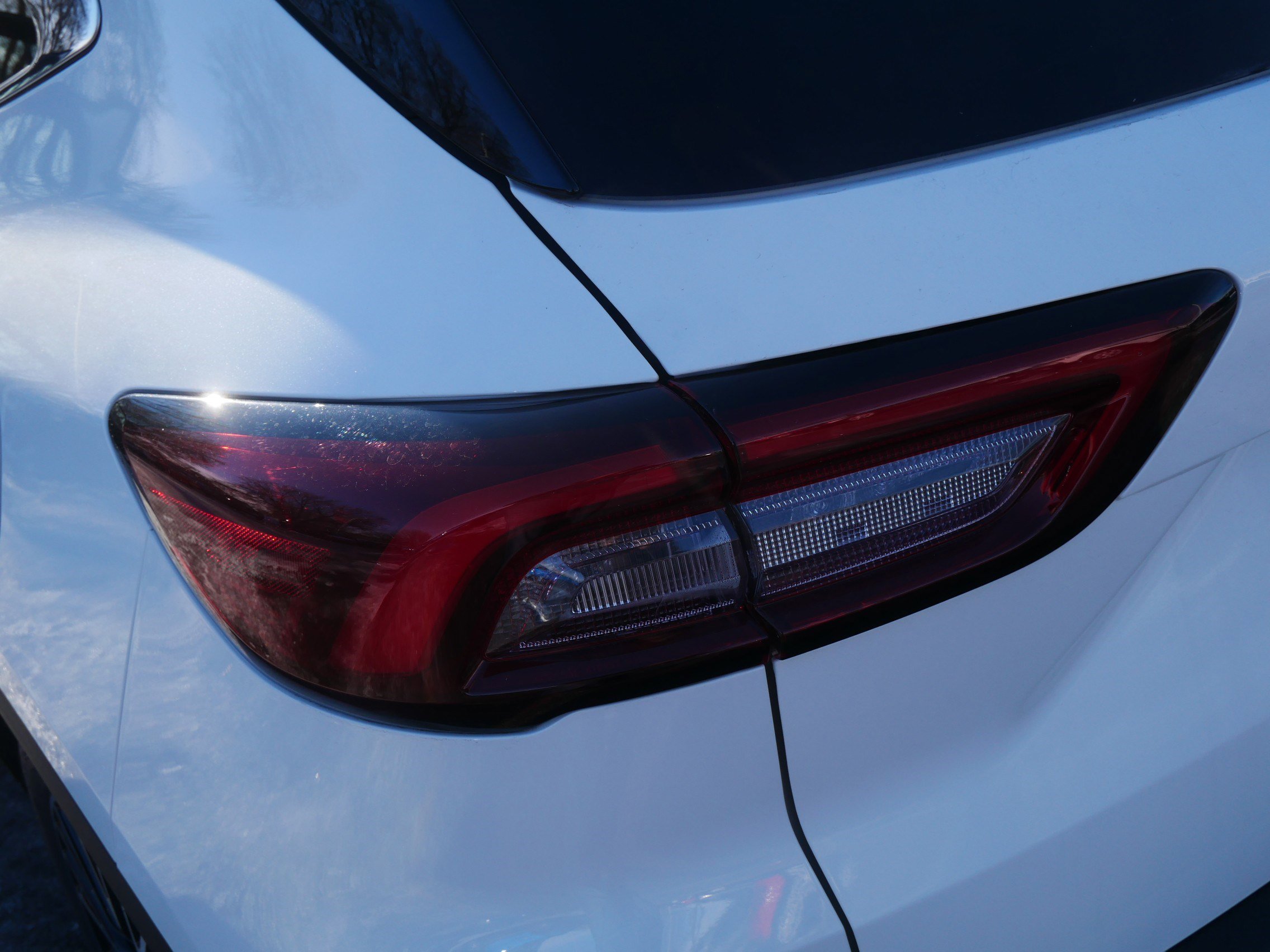 Used 2025 Ford Escape SE w/ PHEV Premium Package FWD image 17