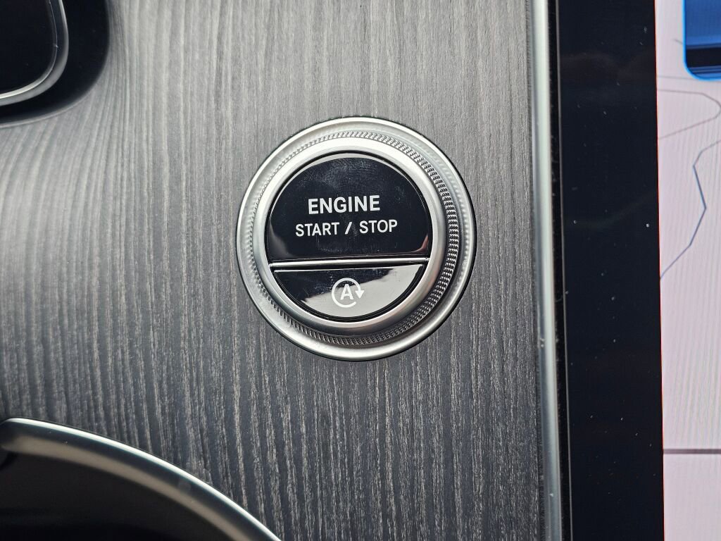 Used 2023 Mercedes-Benz C 300 Sedan w/ Exclusive Trim Package image 31