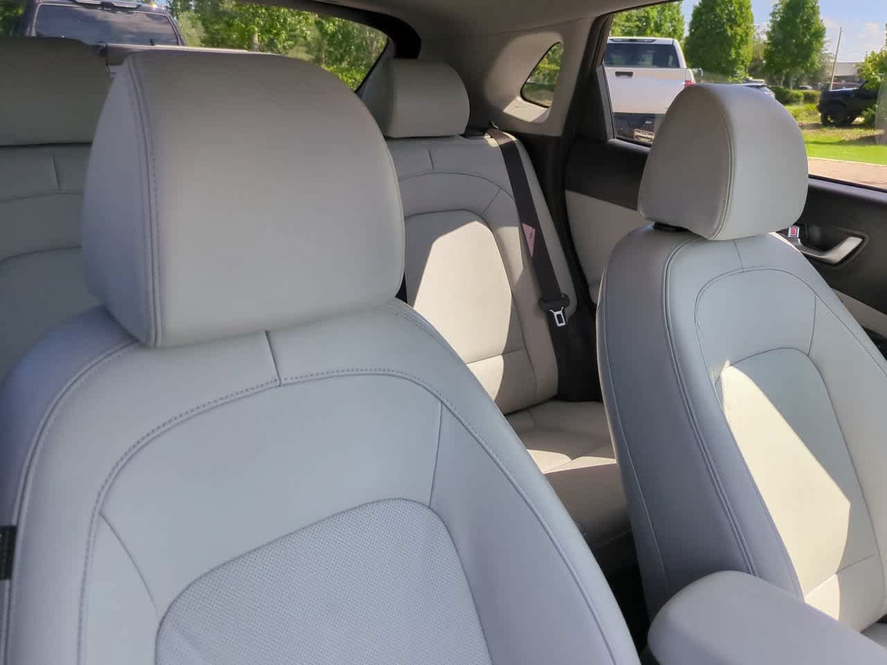 Used 2023 Hyundai Kona Limited AWD/4WD image 7