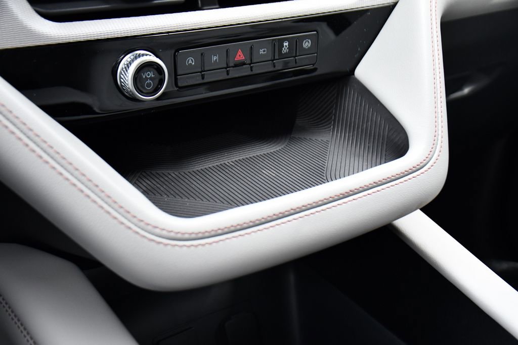 Used 2026 Ford Explorer Active w/ Active Comfort Package image 32