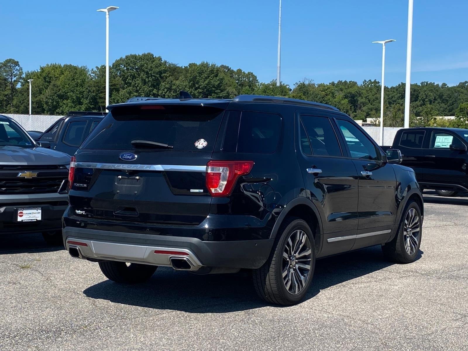 Used 2016 Ford Explorer Platinum AWD/4WD image 4