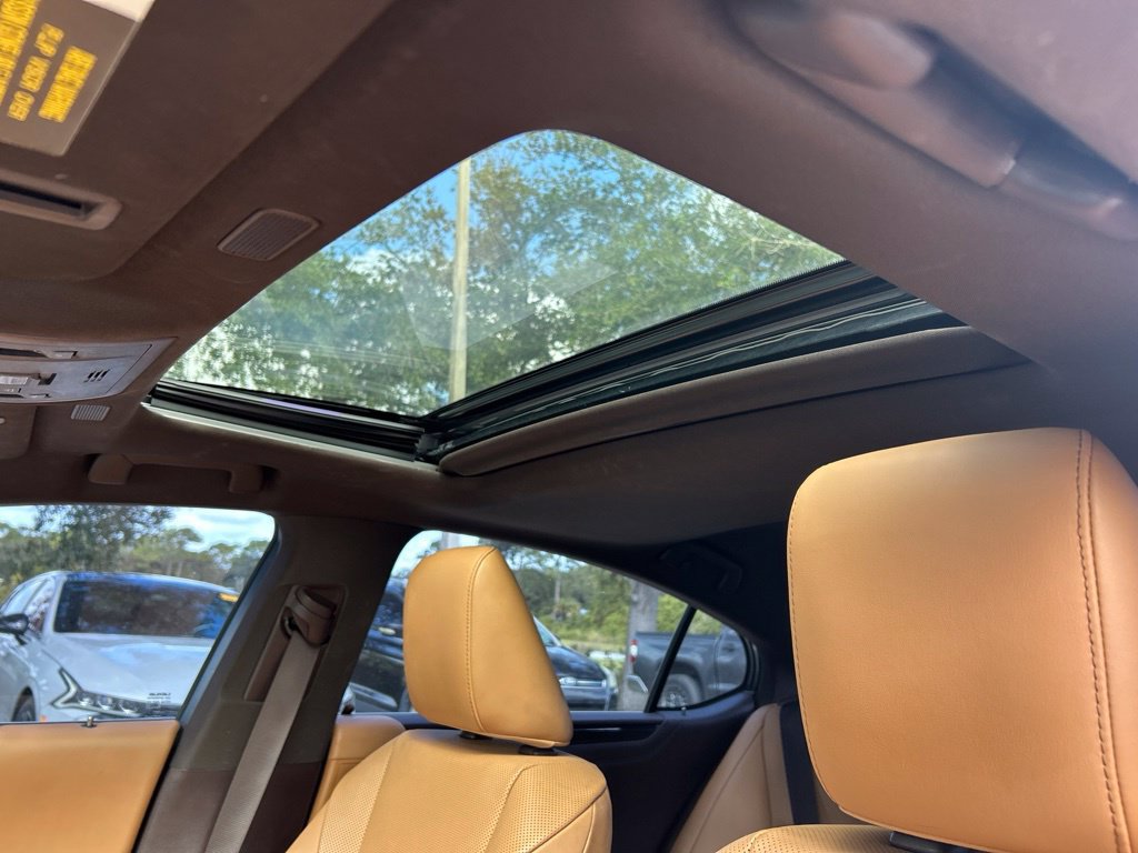 Used 2021 Lexus ES 350 w/ Accessory Package FWD image 21