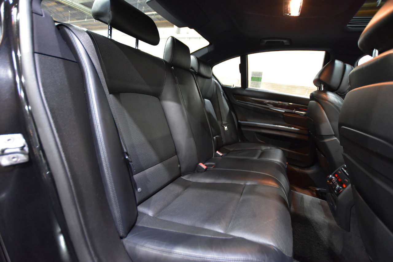 Used 2013 BMW 750i xDrive image 52