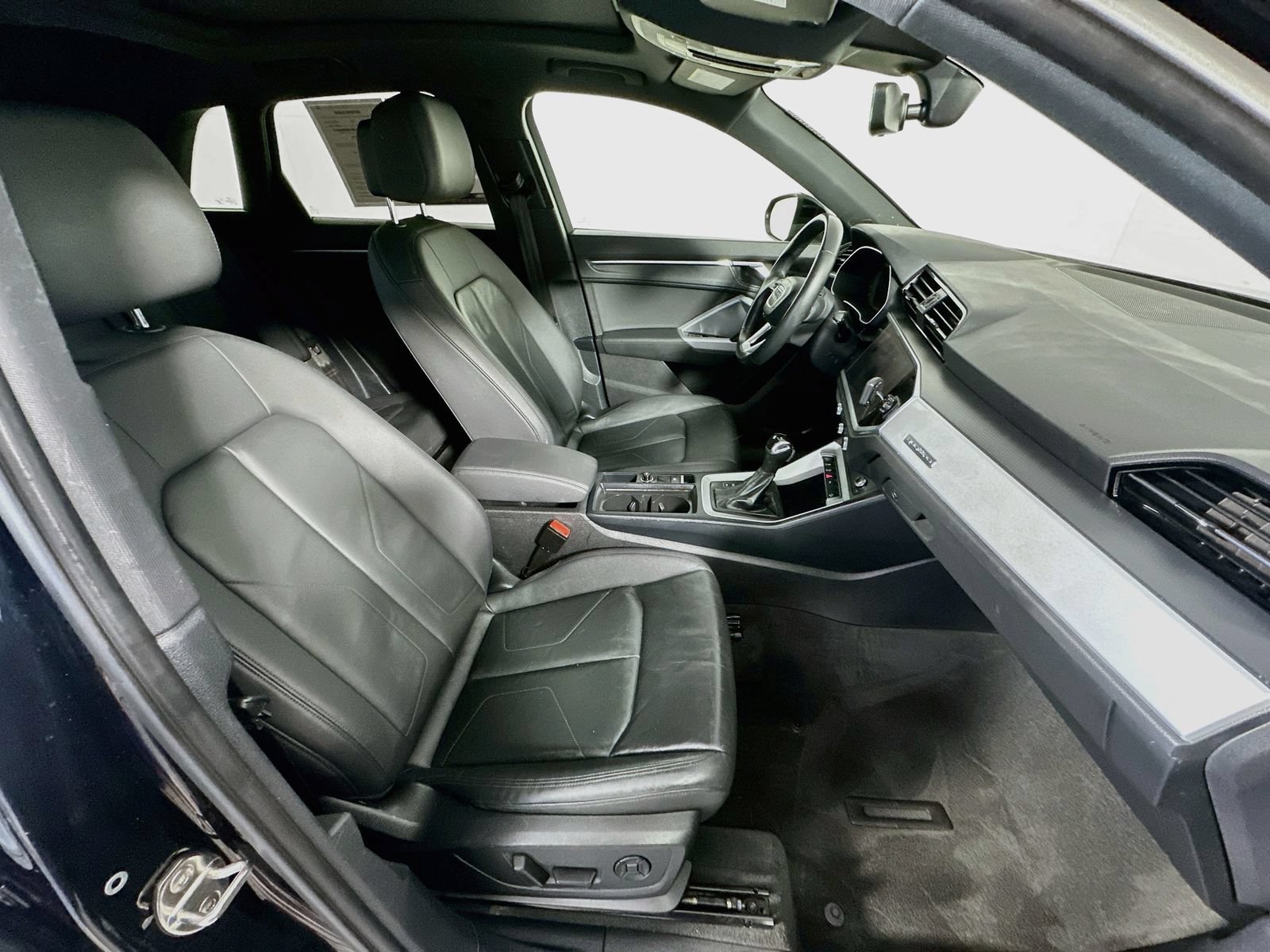 Used 2021 Audi Q3 2.0T Premium w/ Convenience Package AWD/4WD image 28