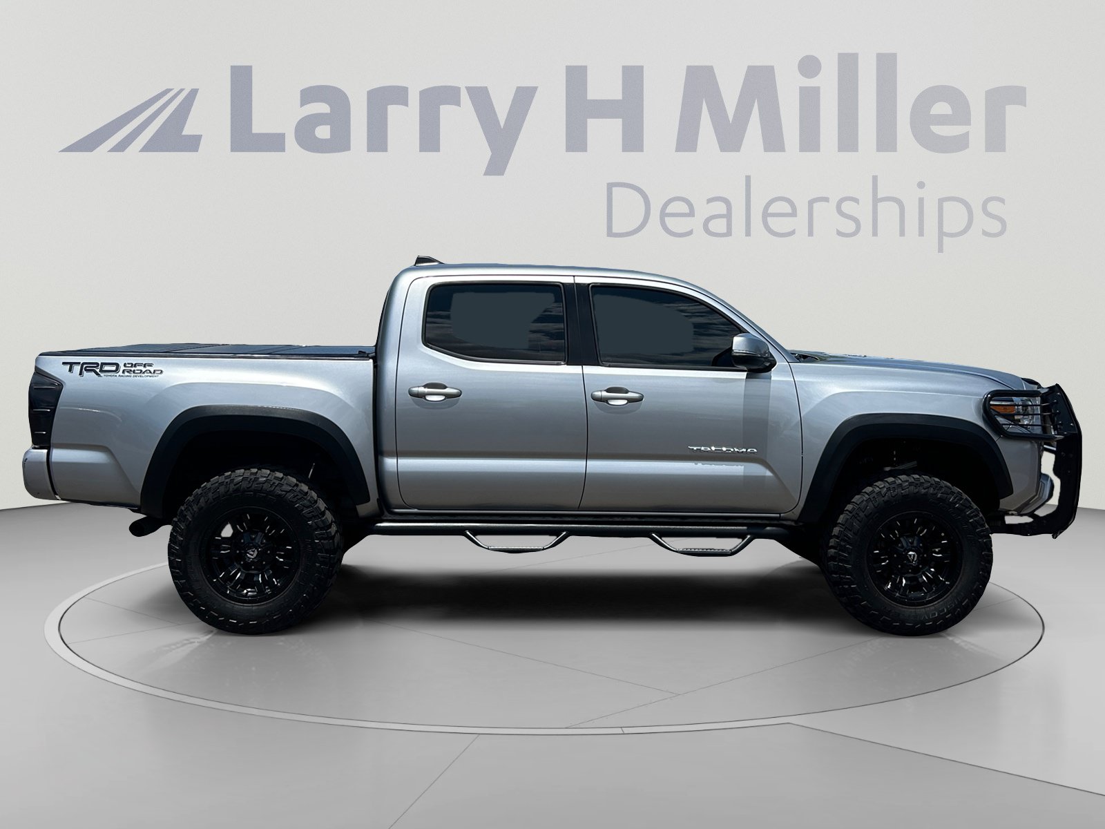Used 2021 Toyota Tacoma TRD Off-Road w/ Technology Package AWD/4WD image 6