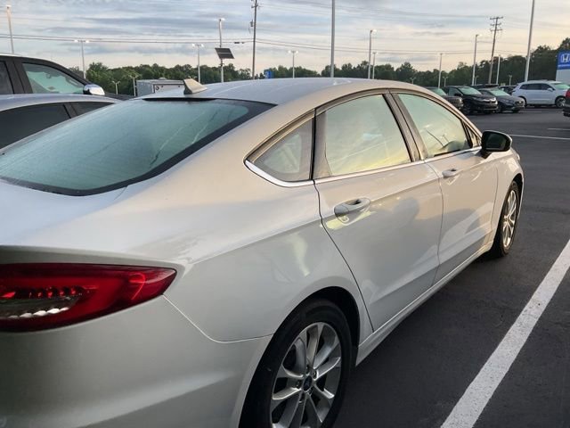 Used 2019 Ford Fusion SE FWD image 5