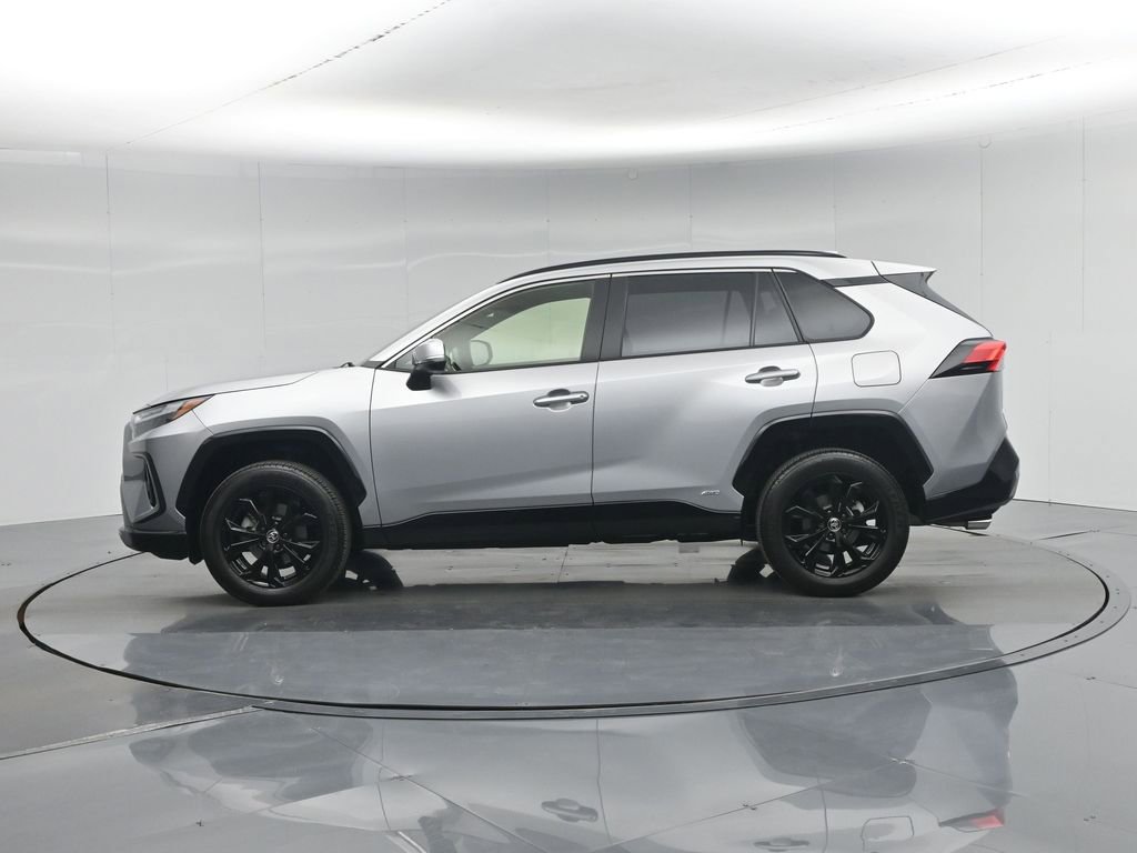 Used 2025 Toyota RAV4 SE AWD/4WD image 32