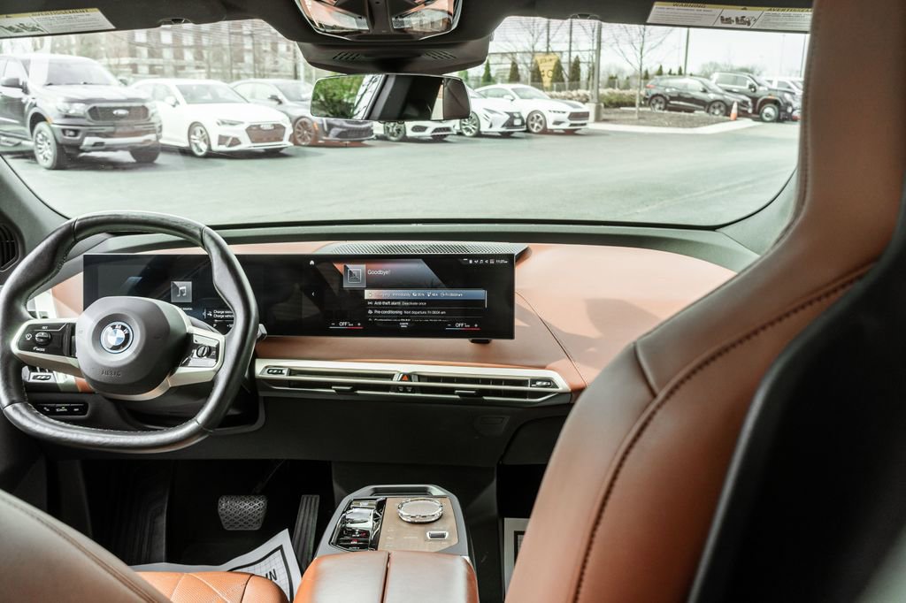 Used 2023 BMW iX xDrive50 w/ Premium Package image 8