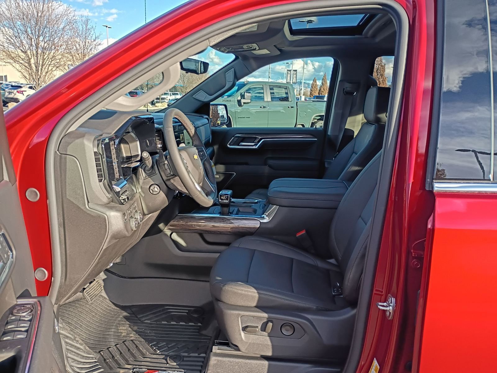 New 2026 Chevrolet Silverado 1500 LTZ w/ LTZ Premium Package image 33