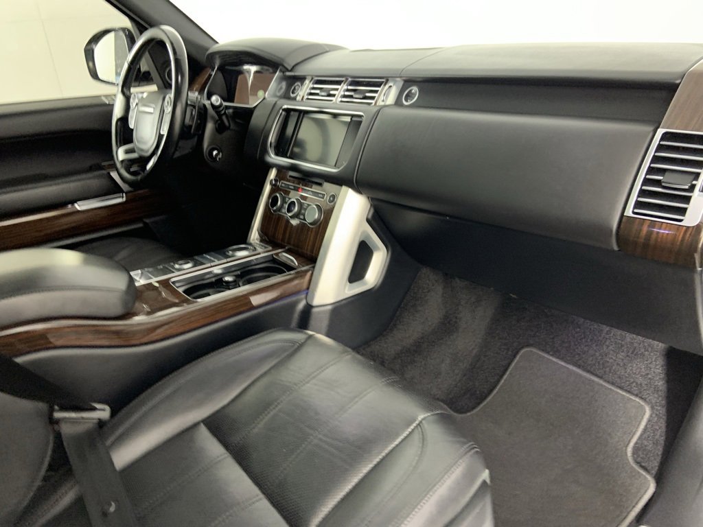 Used 2016 Land Rover Range Rover HSE image 17