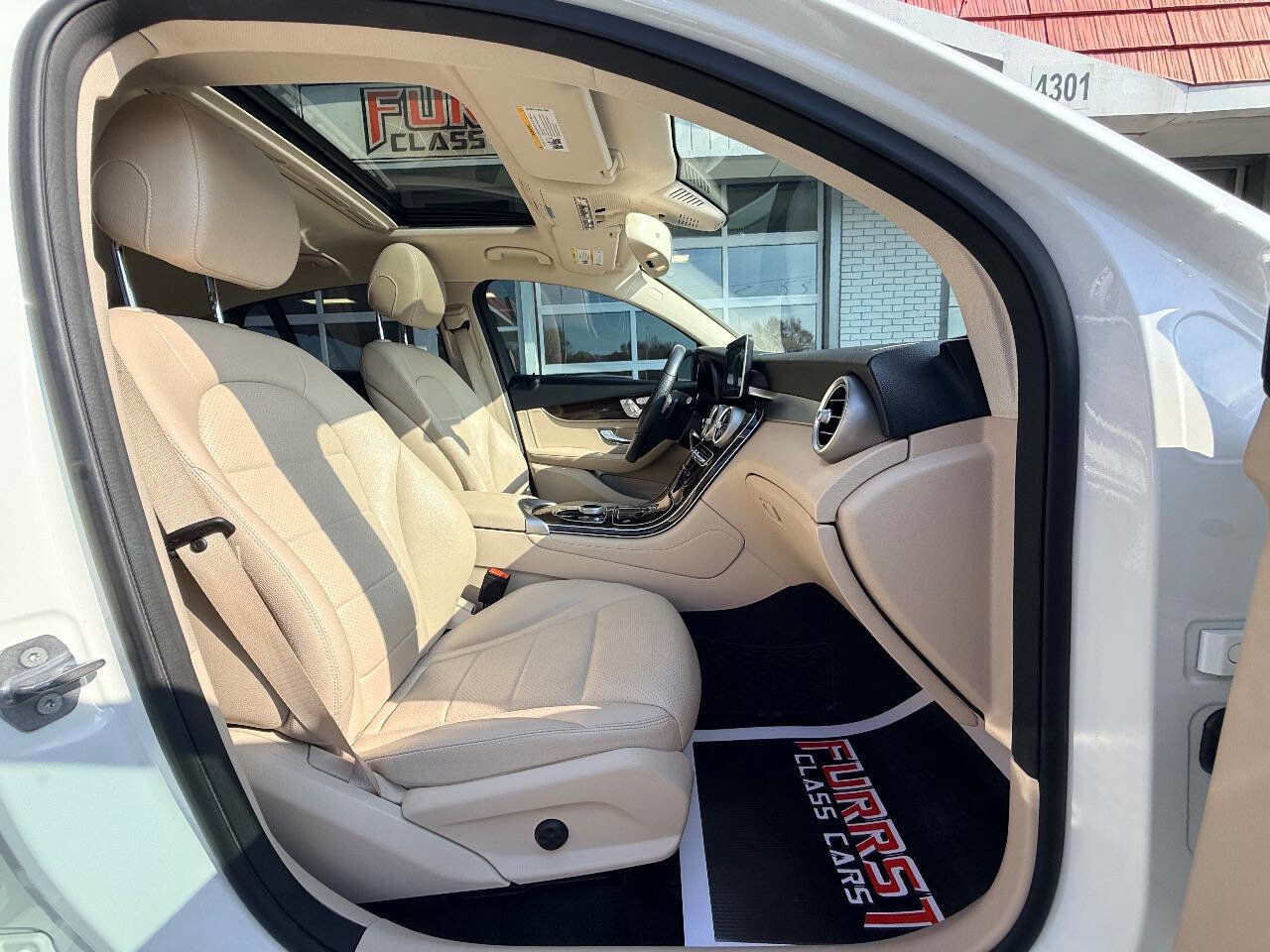 Used 2019 Mercedes-Benz GLC 300 4MATIC Coupe image 35