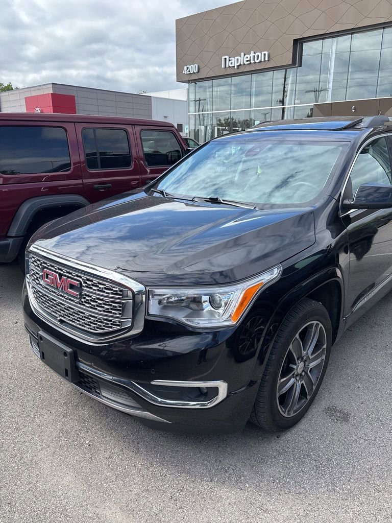 Used 2017 GMC Acadia Denali w/ Technology Package AWD/4WD image 1