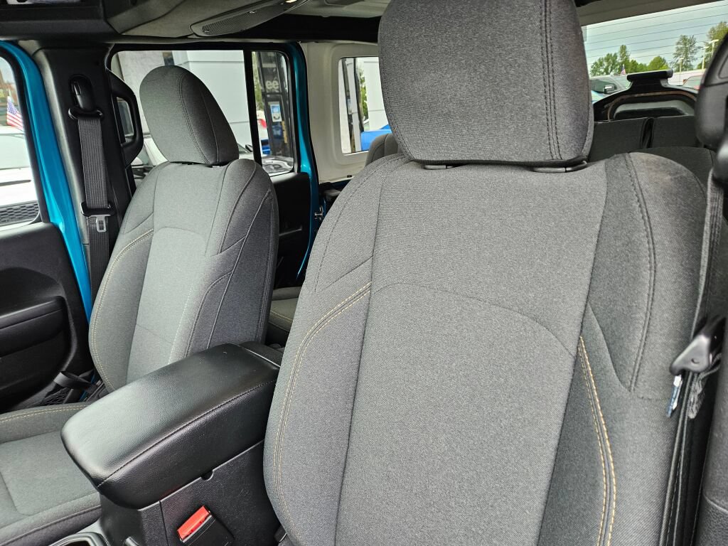 Used 2024 Jeep Wrangler Unlimited AWD/4WD image 18