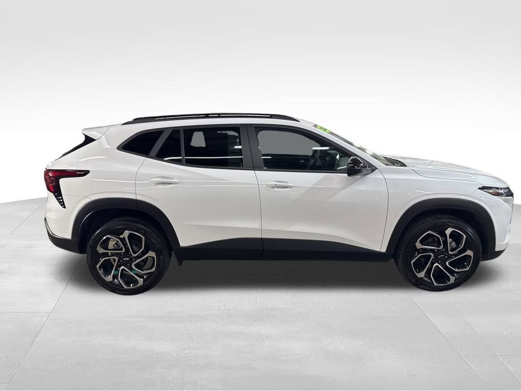 Used 2024 Chevrolet Trax RS w/ Driver Confidence Package image 7