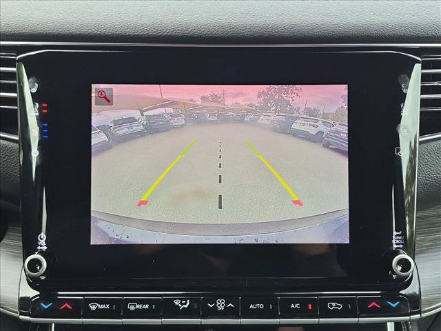 Used 2023 Jeep Wagoneer L Series II AWD/4WD image 14