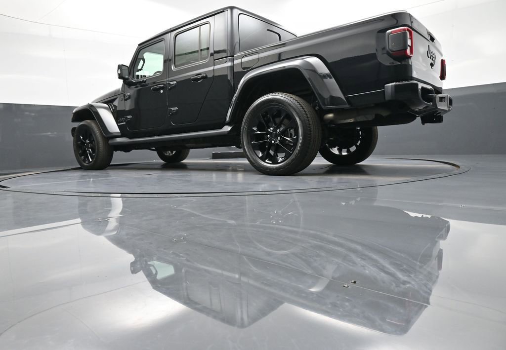 Used 2022 Jeep Gladiator Overland image 33