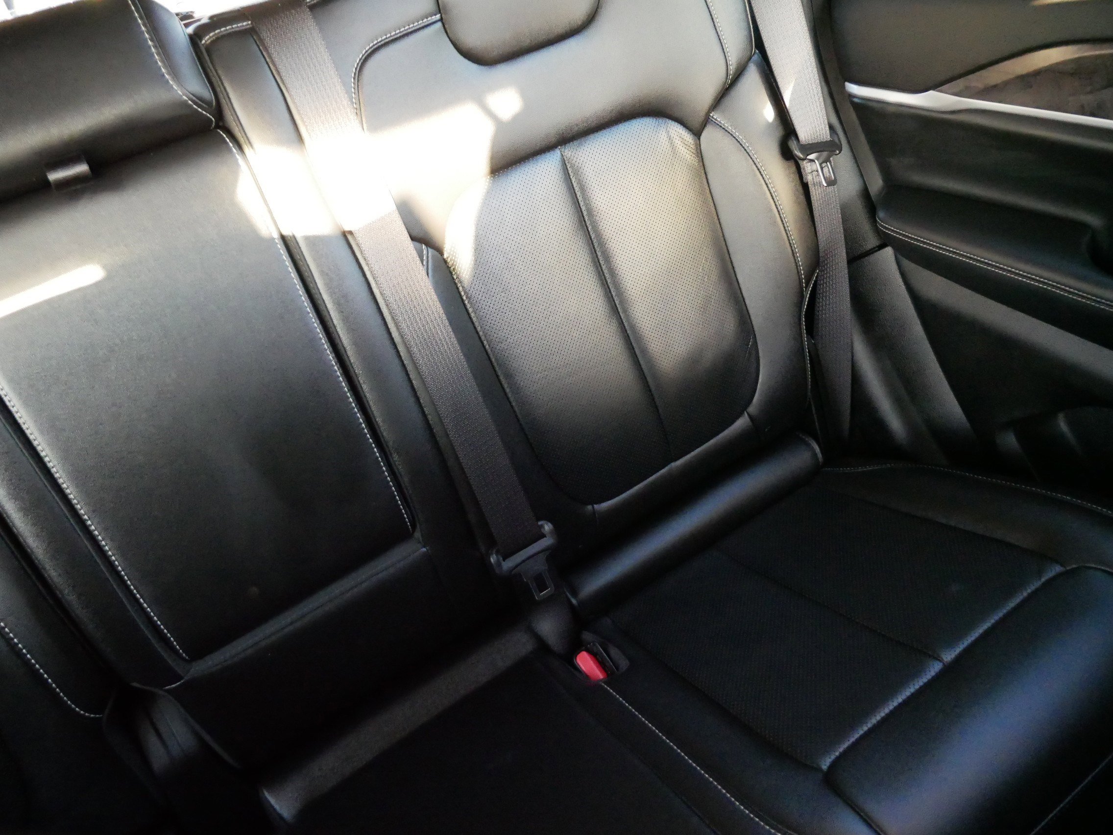 Used 2023 Jeep Grand Cherokee Limited w/ Luxury Tech Group II image 14