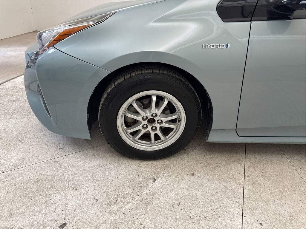 Used 2016 Toyota Prius Four image 15