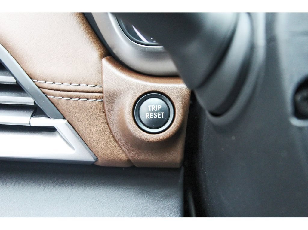 Used 2025 Subaru Outback Touring AWD/4WD image 23
