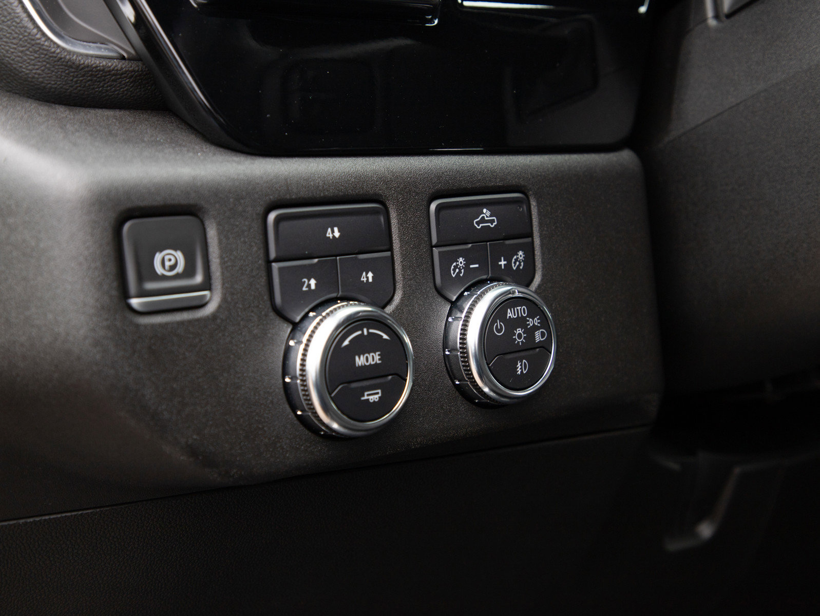 Used 2024 GMC Sierra 3500 SLE w/ SLE Value Package image 25