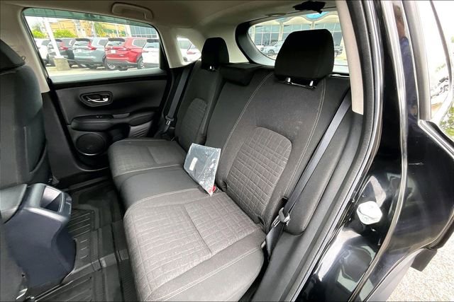 Used 2023 Honda HR-V LX image 19