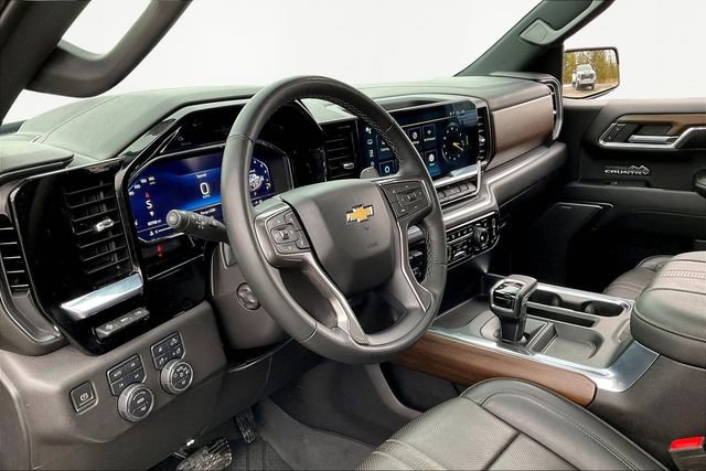 Used 2024 Chevrolet Silverado 1500 High Country w/ Technology Package image 12