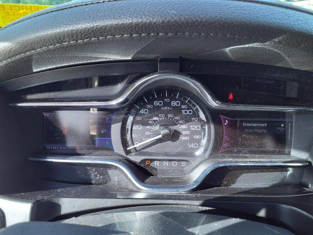 Used 2013 Lincoln MKS AWD image 19