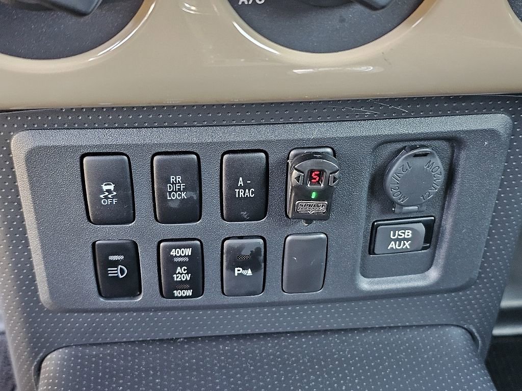 Used 2014 Toyota FJ Cruiser 4WD w/ Upgrade Package image 34