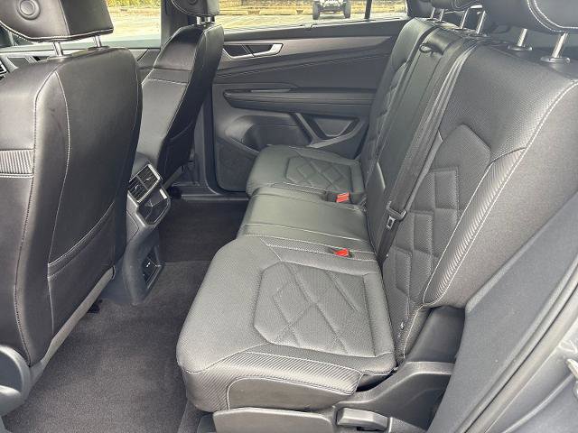 Used 2025 Volkswagen Atlas Cross Sport SE image 25