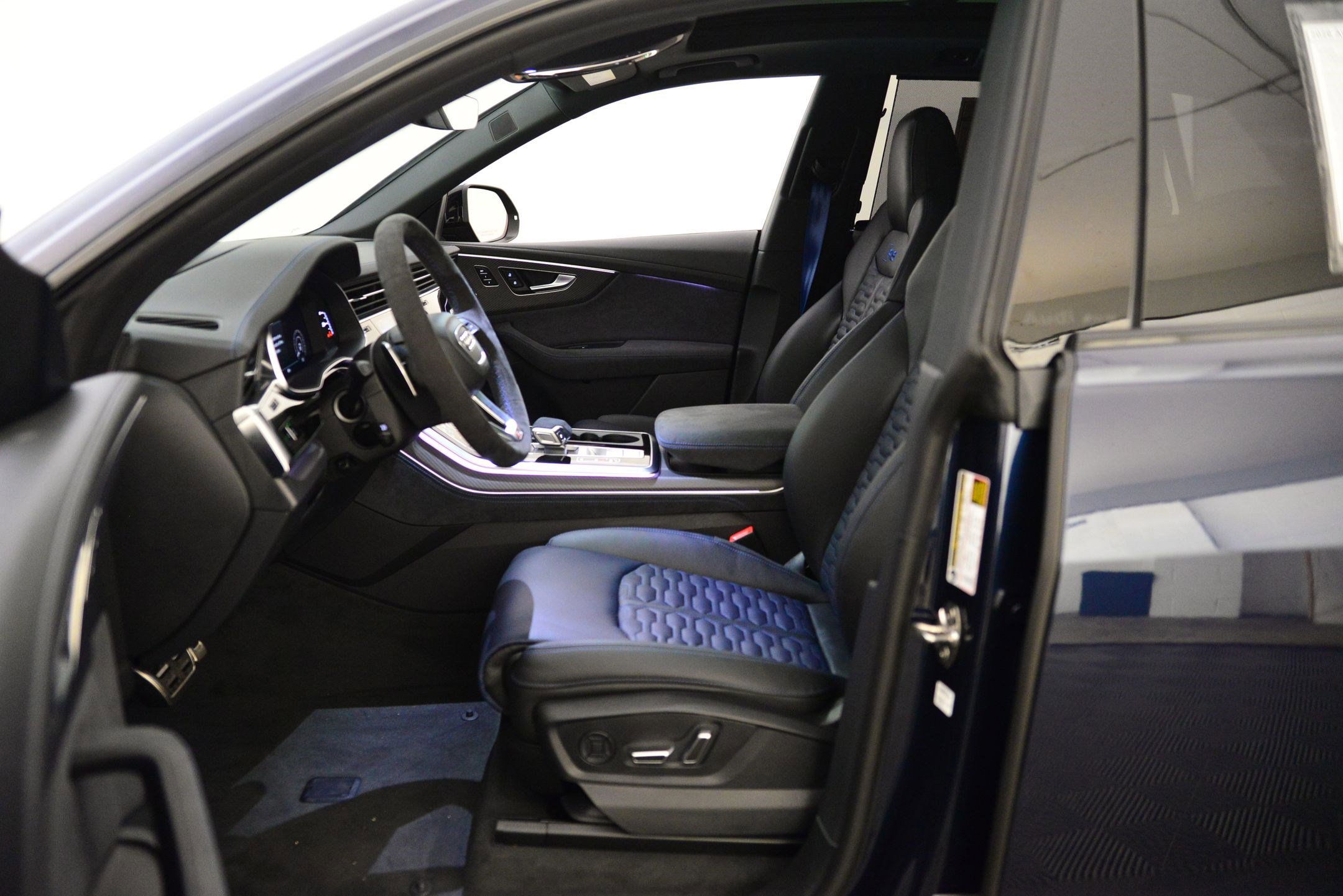 New 2026 Audi RS Q8 performance image 4