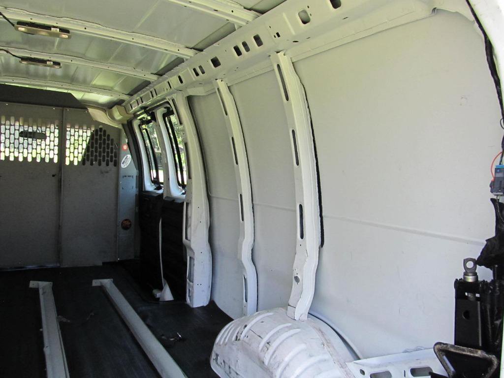 Used 2022 GMC Savana 3500 Extended w/ Driver Convenience Package image 27