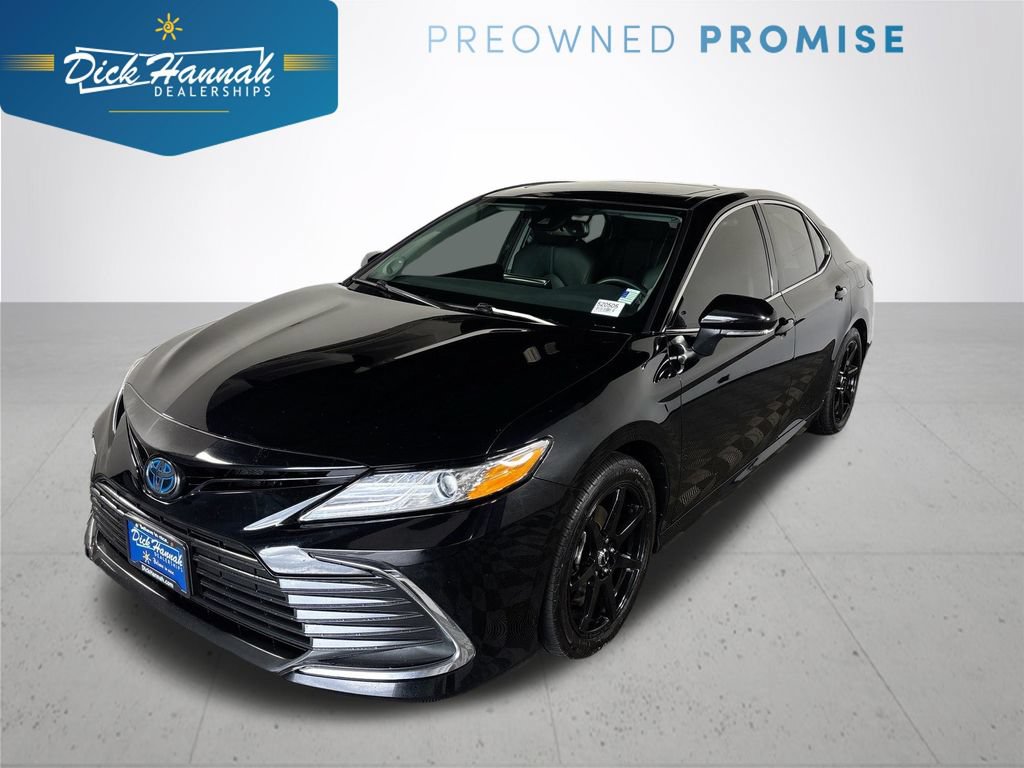 Used 2024 Toyota Camry XLE w/ Navigation Package FWD image 1
