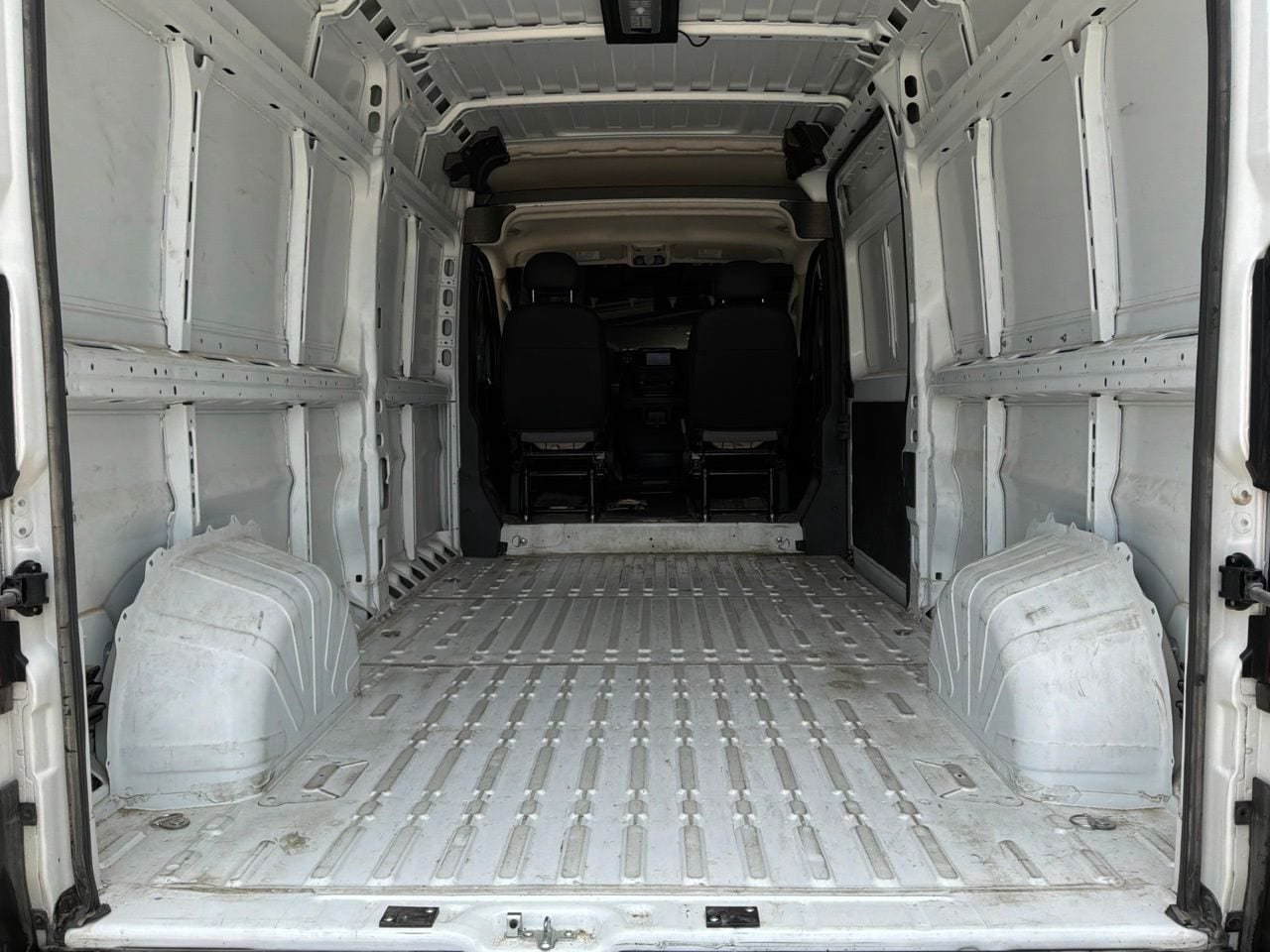 Used 2026 RAM ProMaster 2500 w/ Convenience Group FWD image 11