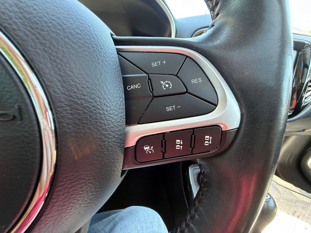 Used 2021 Jeep Compass Limited w/ Sun and Sound Group AWD/4WD image 17
