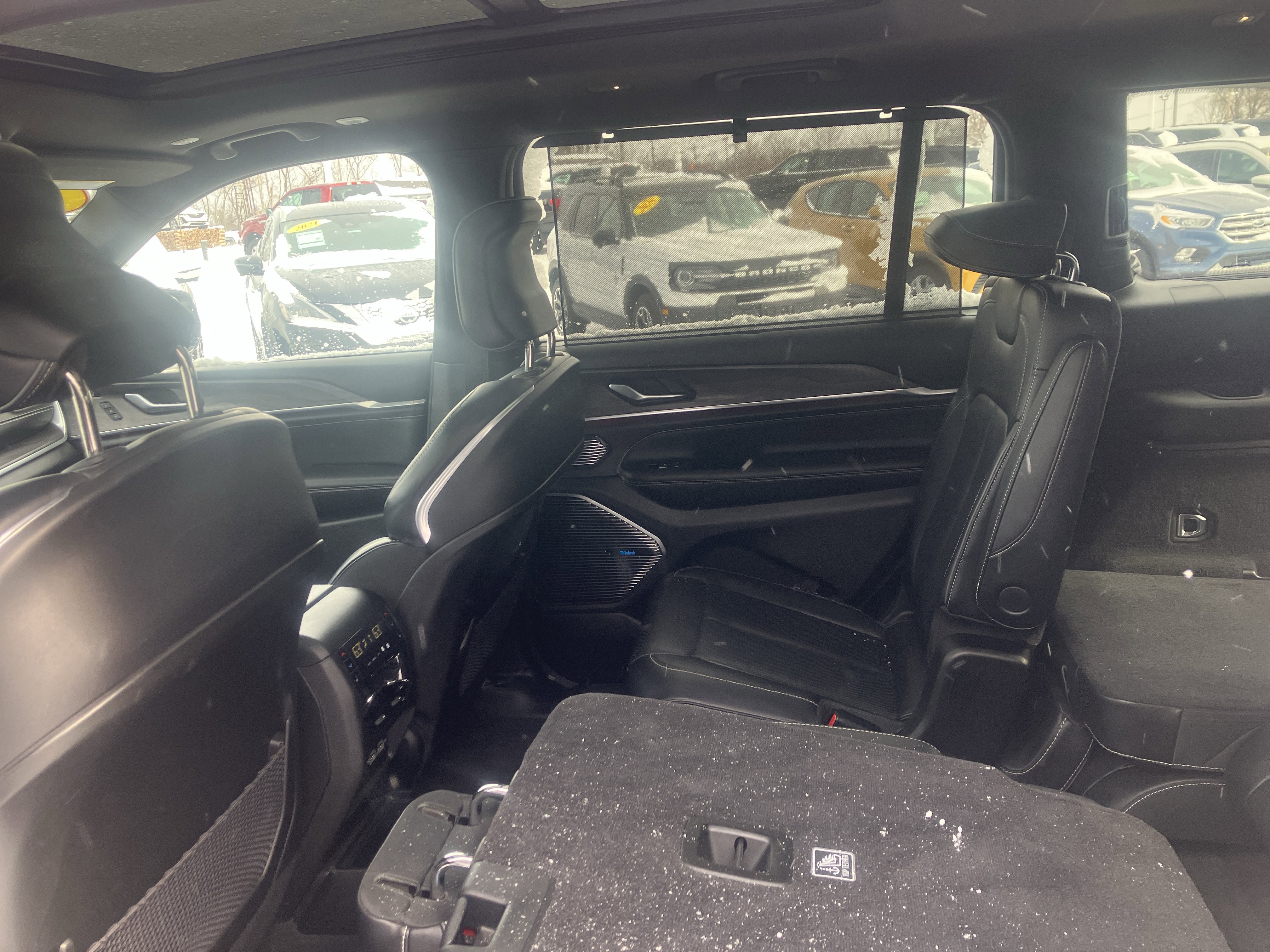 Used 2021 Jeep Grand Cherokee L Overland w/ Luxury Tech Group IV image 20