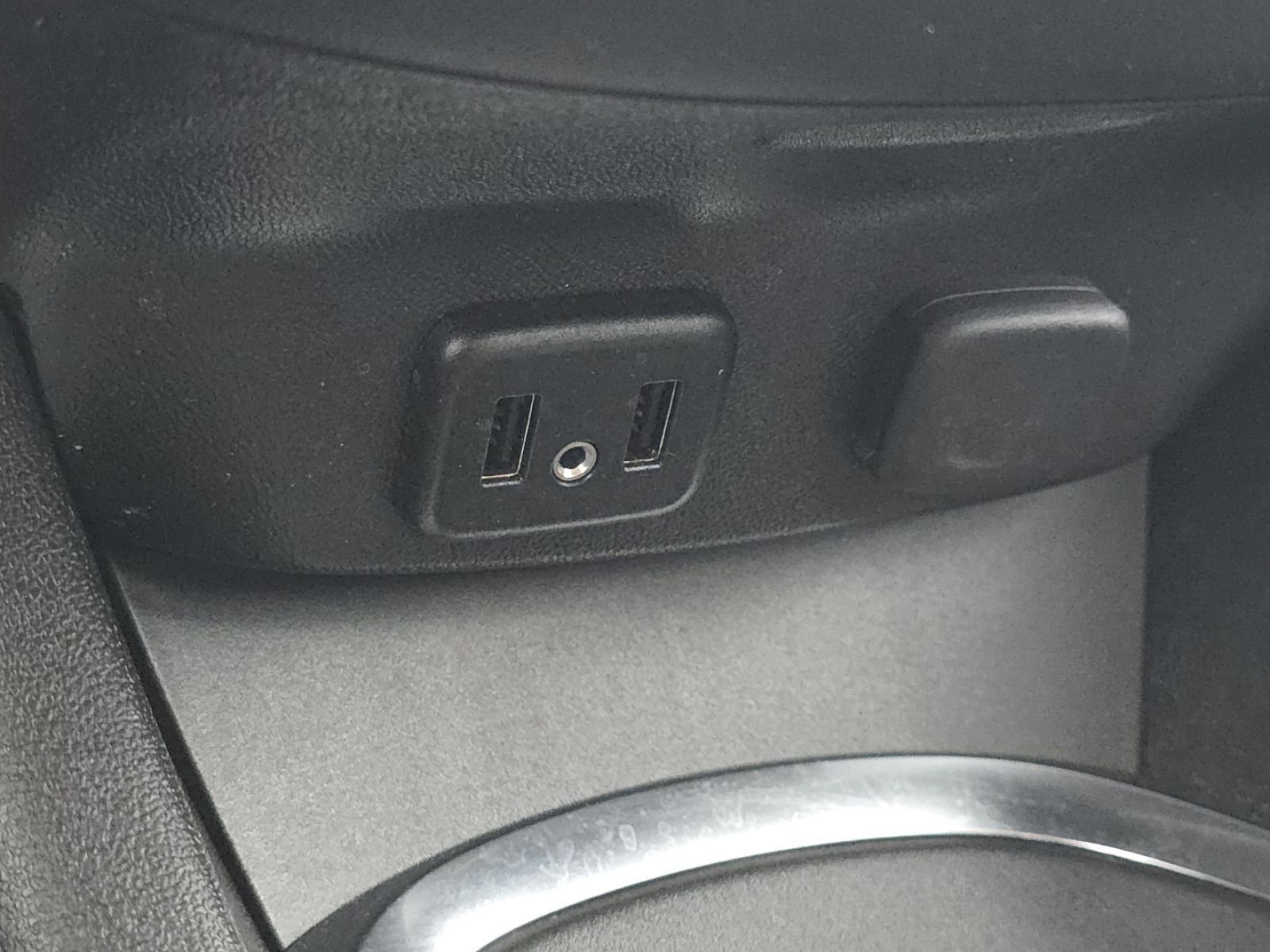 Used 2016 Chevrolet Malibu LT image 8