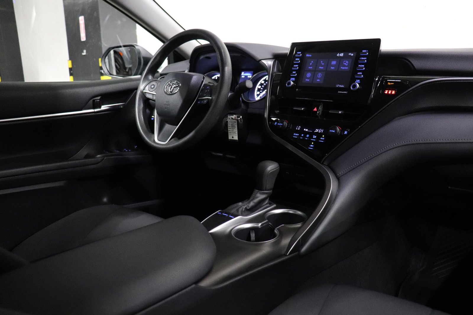 Used 2022 Toyota Camry LE image 27