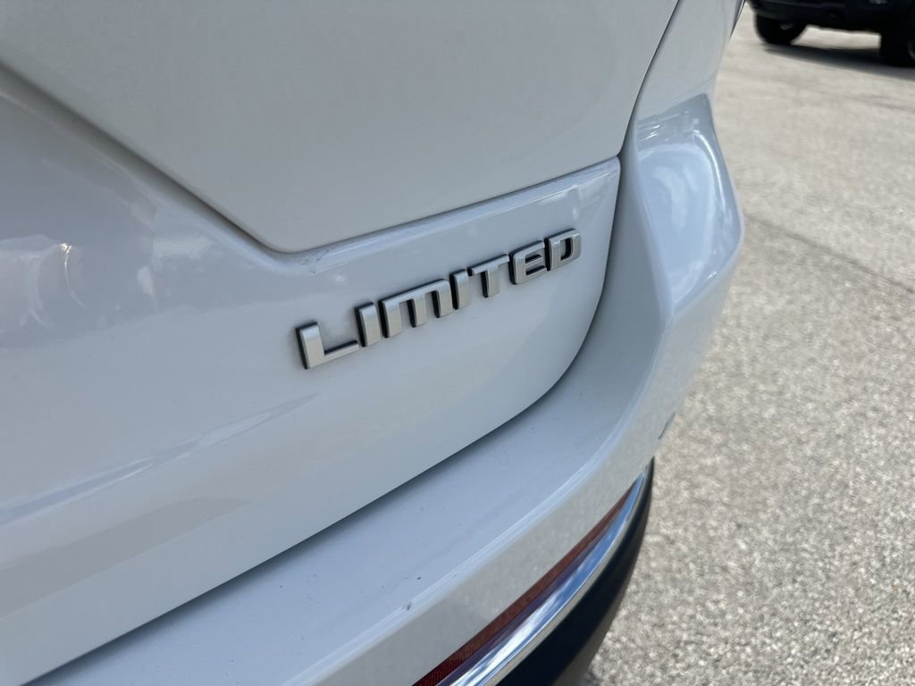 Used 2024 Jeep Grand Cherokee Limited image 7