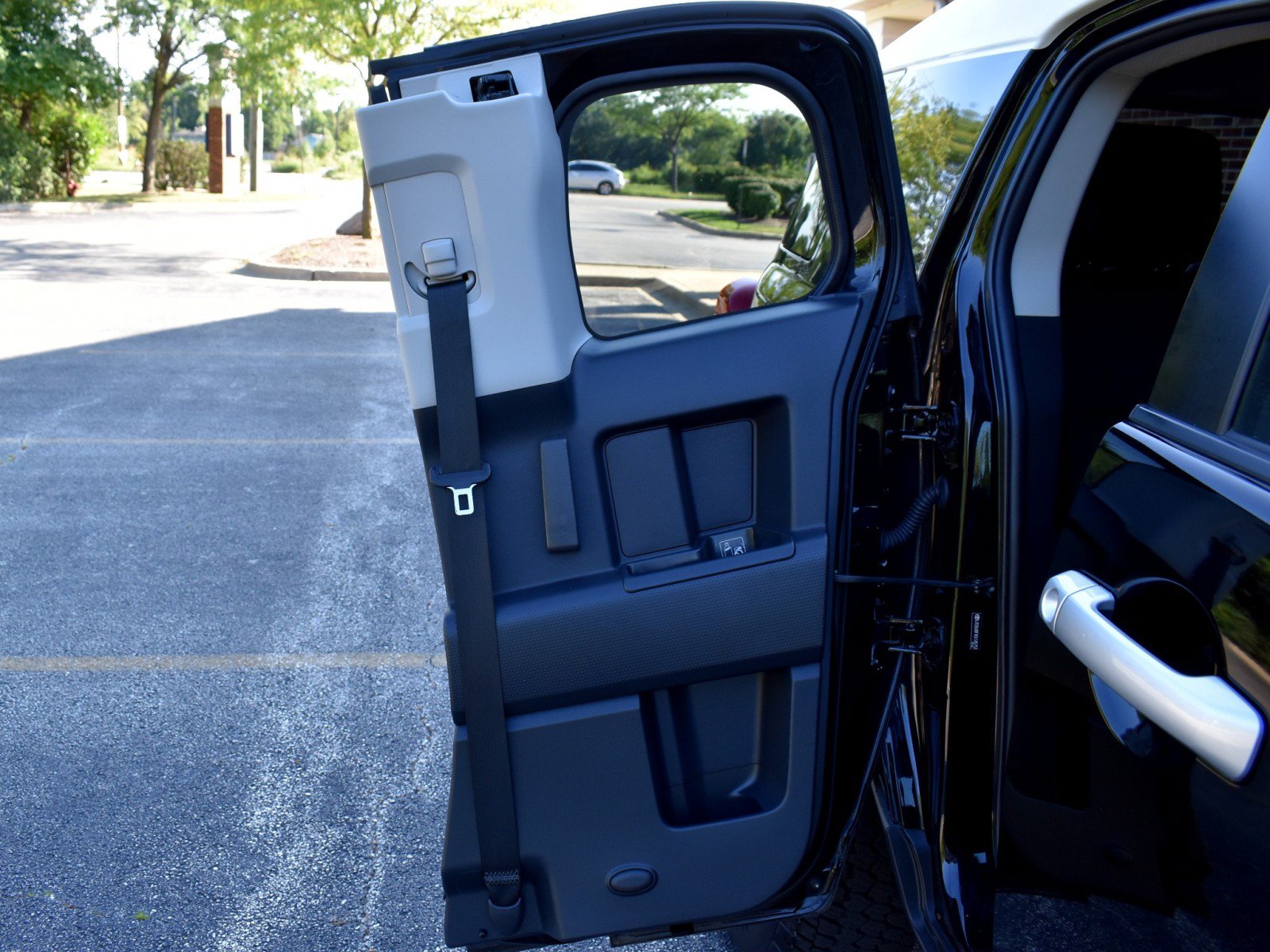 Used 2014 Toyota FJ Cruiser 4WD w/ Convenience Package image 43