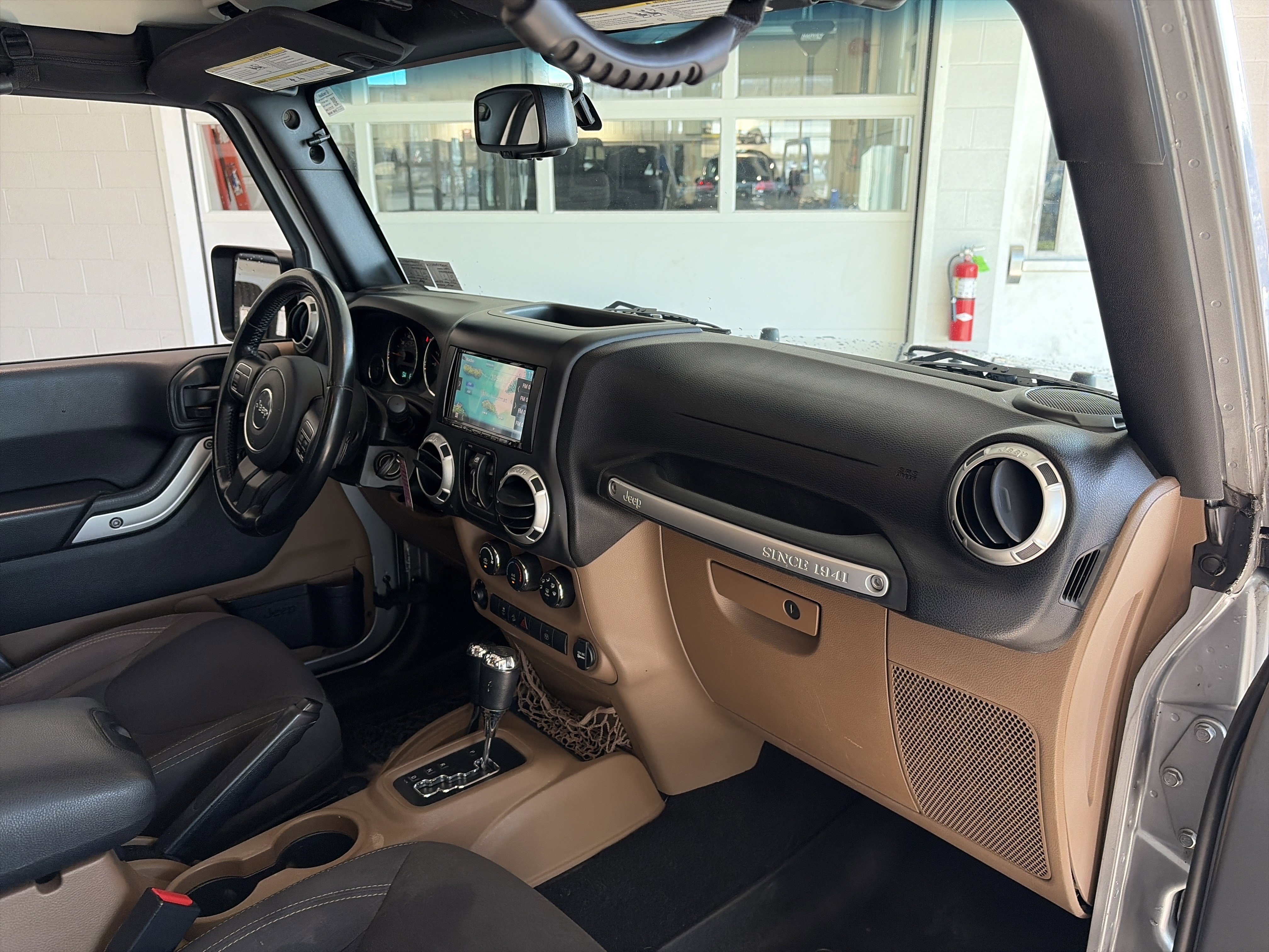 Used 2017 Jeep Wrangler Unlimited Sahara image 30