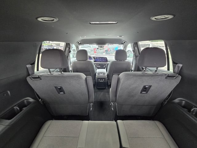 Used 2025 Chevrolet Traverse LT w/ LPO, Floor Liner Package FWD image 13