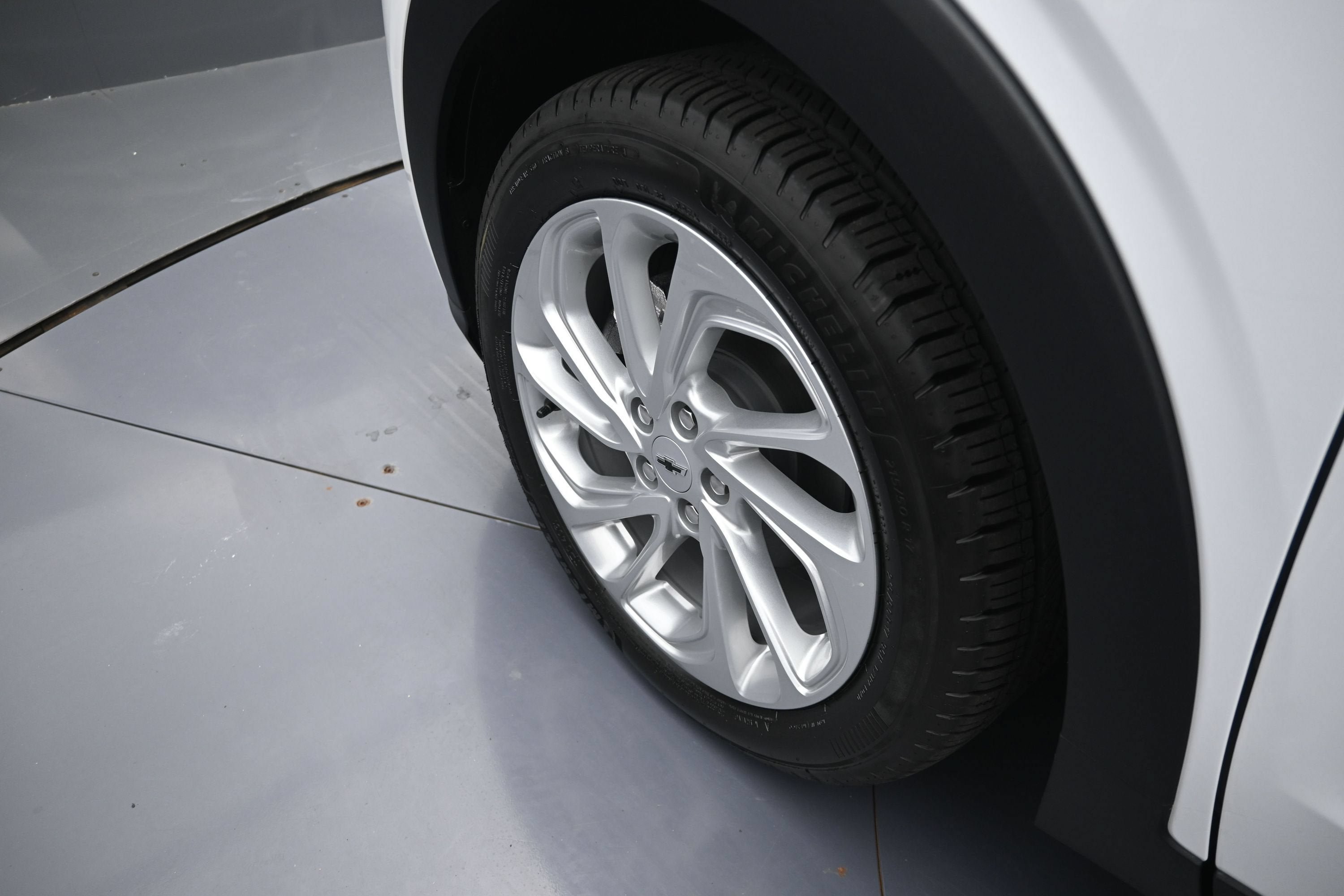 New 2027 Chevrolet Bolt LT FWD image 31