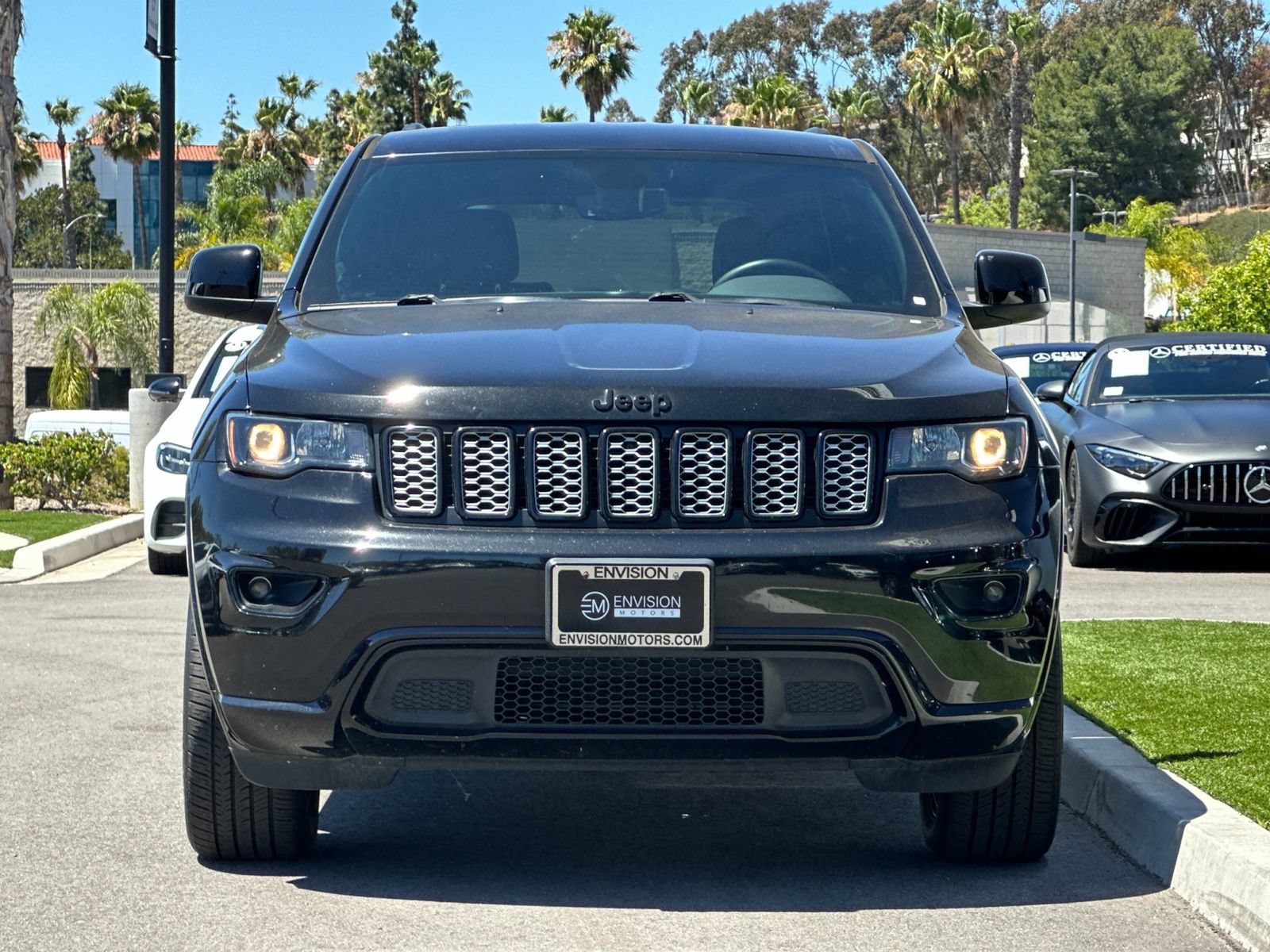 Used 2018 Jeep Grand Cherokee Altitude AWD/4WD image 8