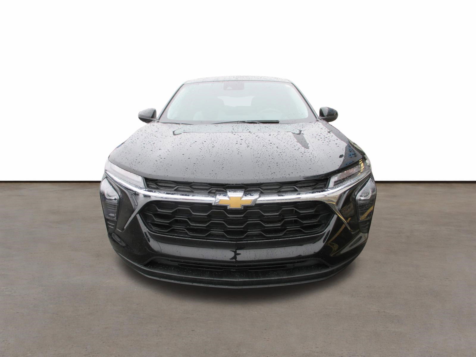 Used 2024 Chevrolet Trax LS w/ LS Convenience Package image 8